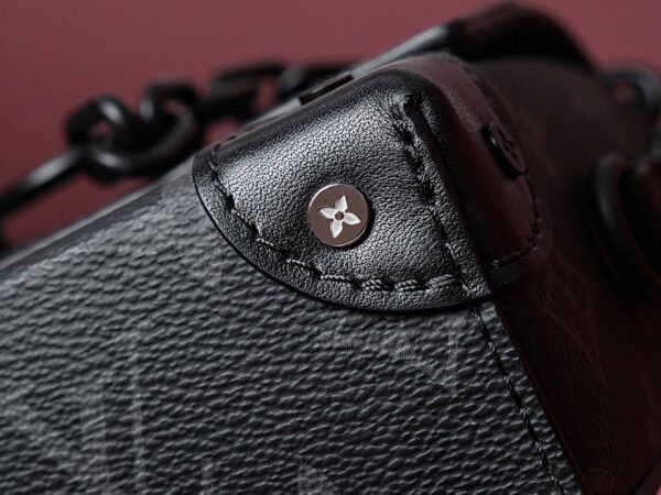 Túi Louis Vuitton Steamer Wearable ‘Monogram Eclipse’