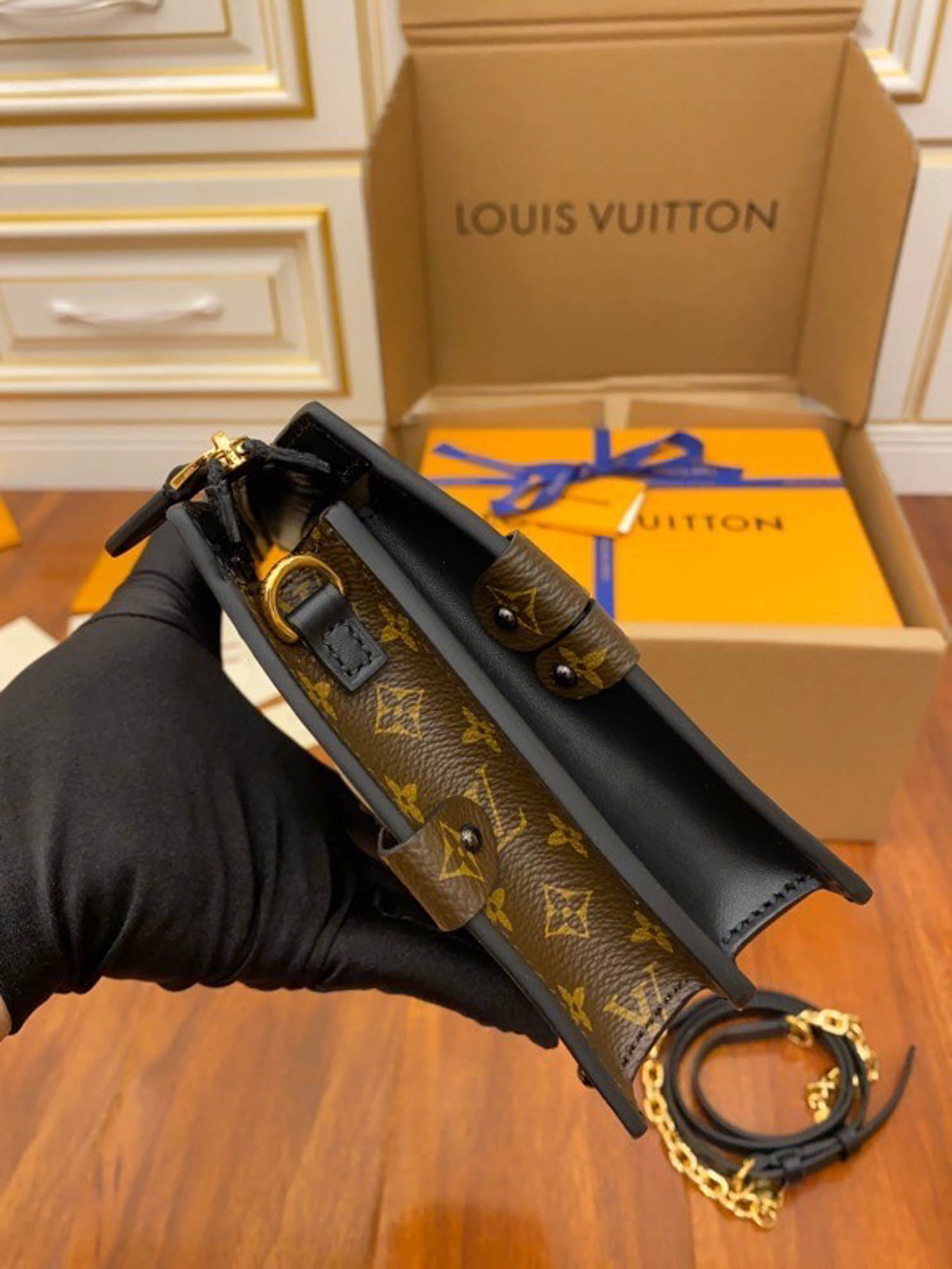 Túi Louis Vuitton Trunk Clutch Monogram Canvas Handbags 