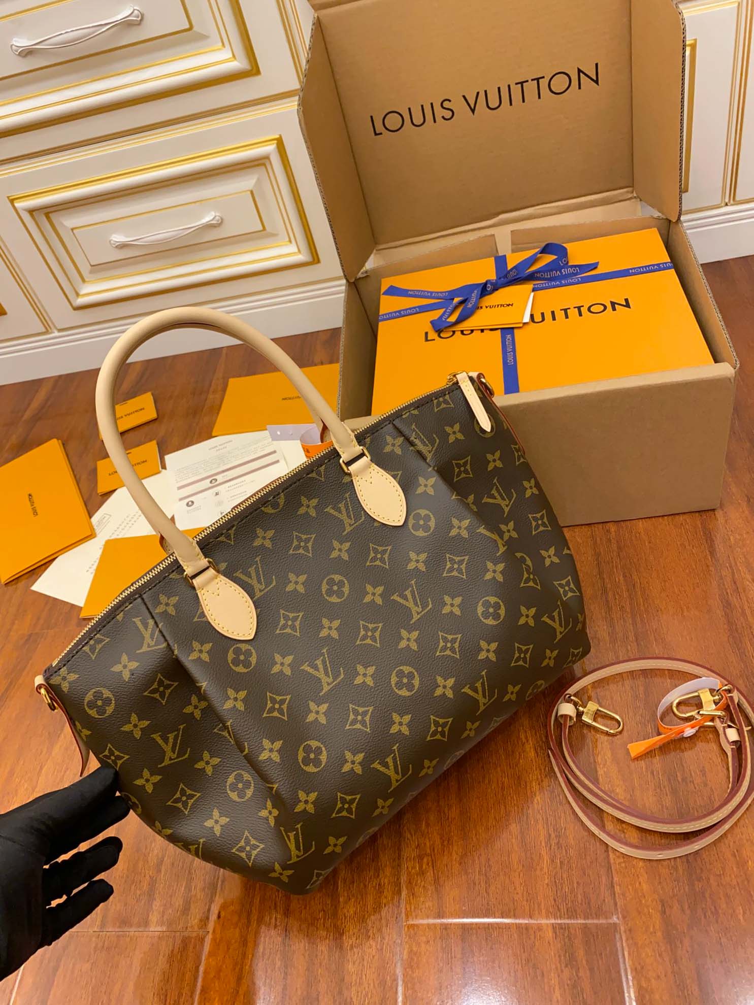 Túi Louis Vuitton Turenne MM Shoulder Hand Bag