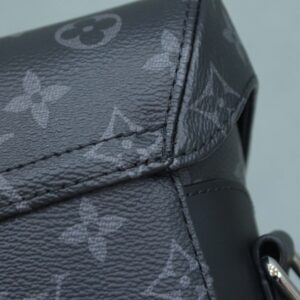 Túi LV Messenger PM Voyage Monogram Eclipse Canvas Black