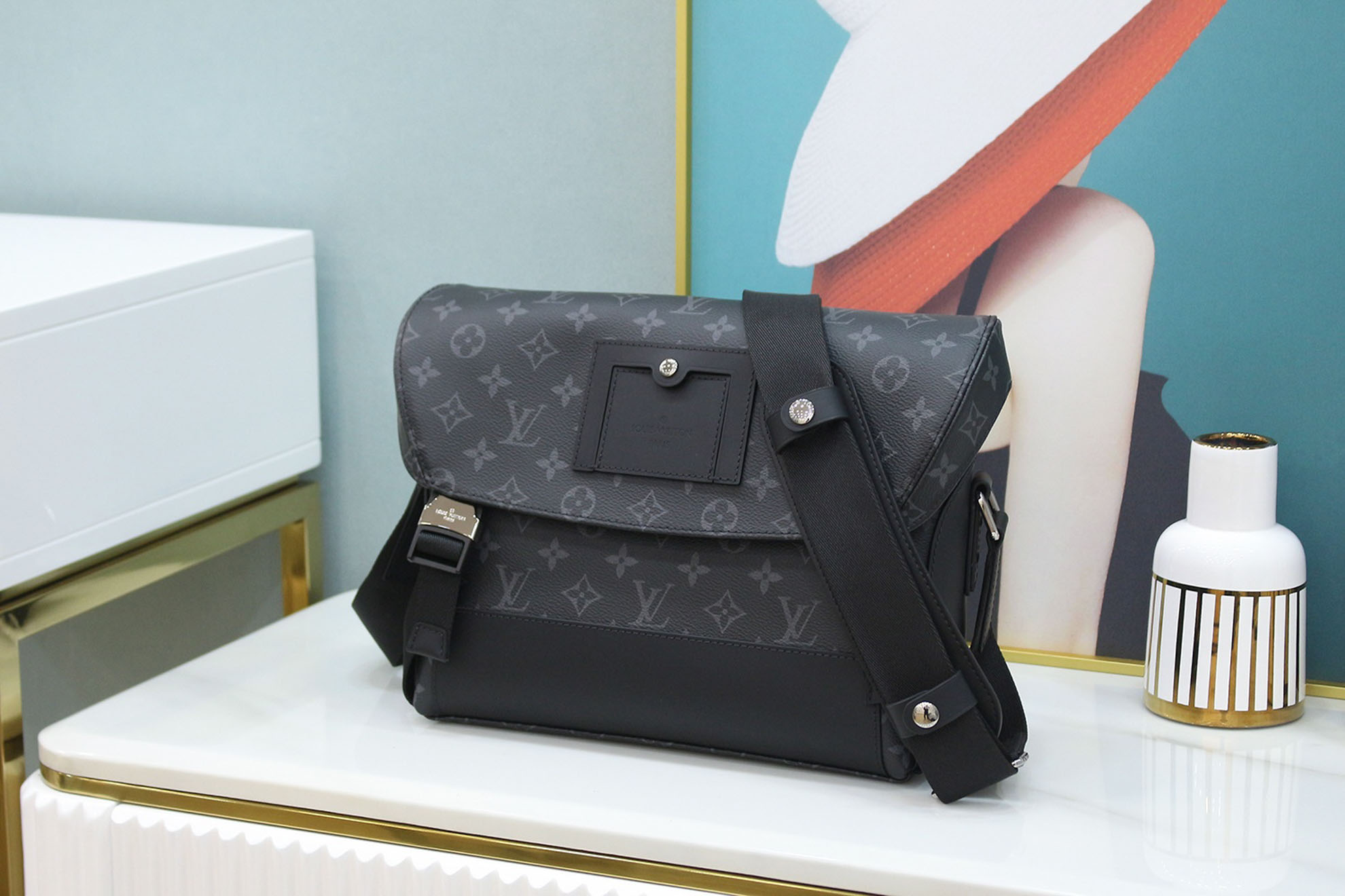 Túi LV Messenger PM Voyage Monogram Eclipse Canvas Black