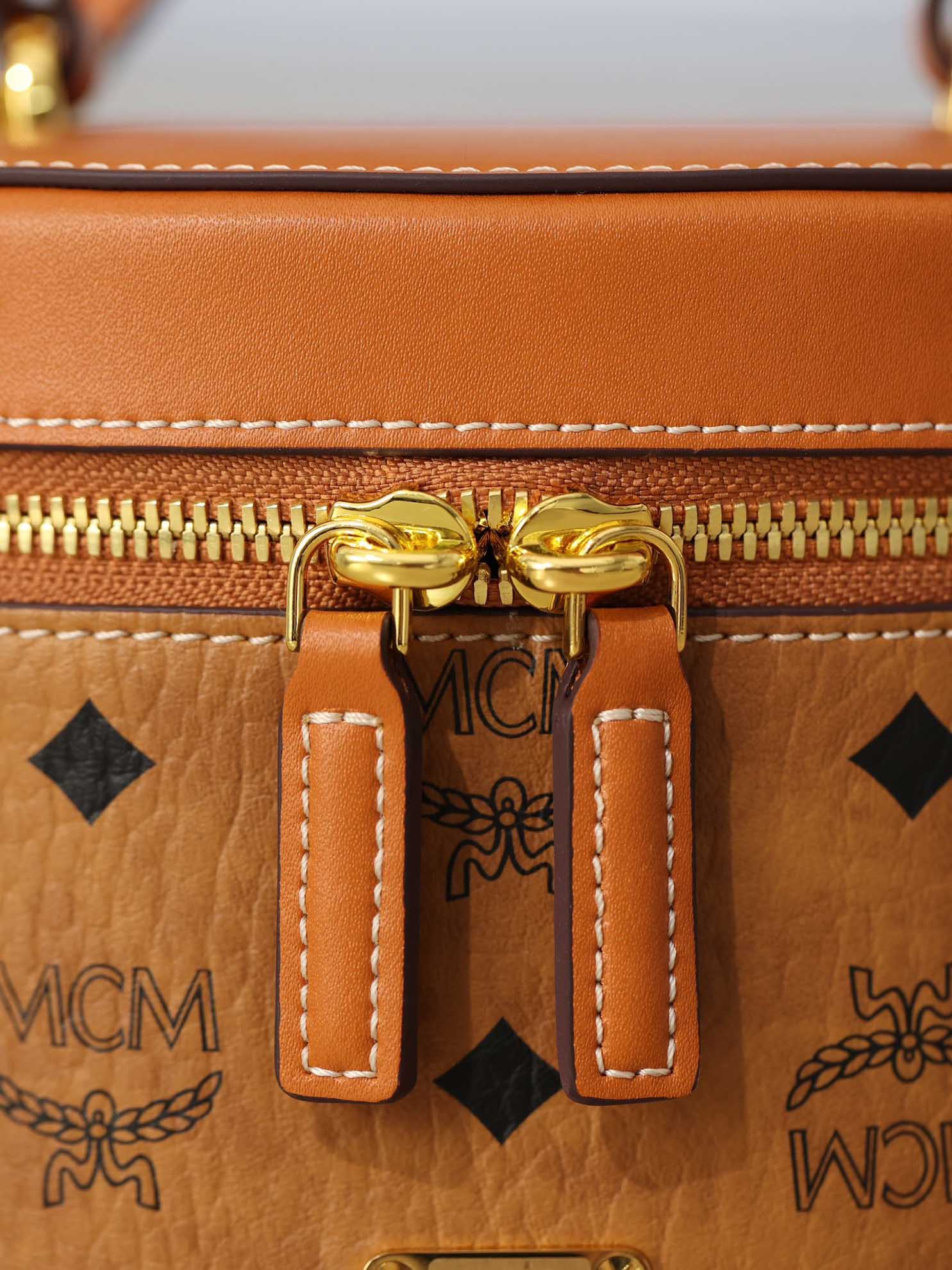 Túi MCM Cylinder Crossbody Visetos Cognac