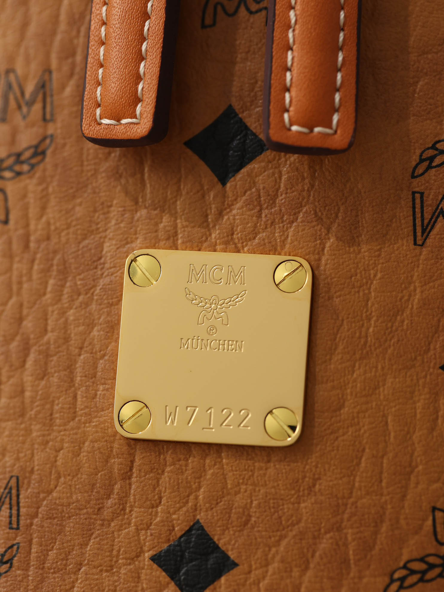 Túi MCM Cylinder Crossbody Visetos Cognac