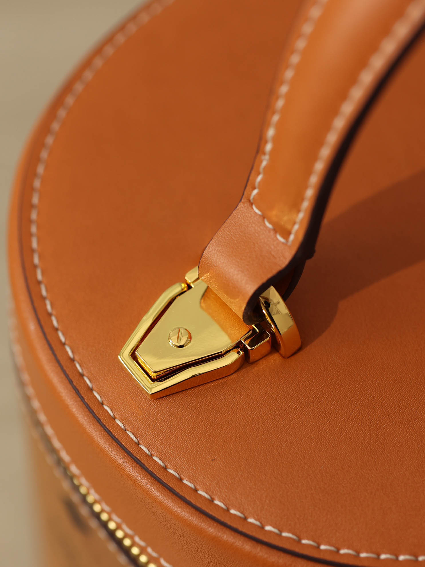 Túi MCM Cylinder Crossbody Visetos Cognac