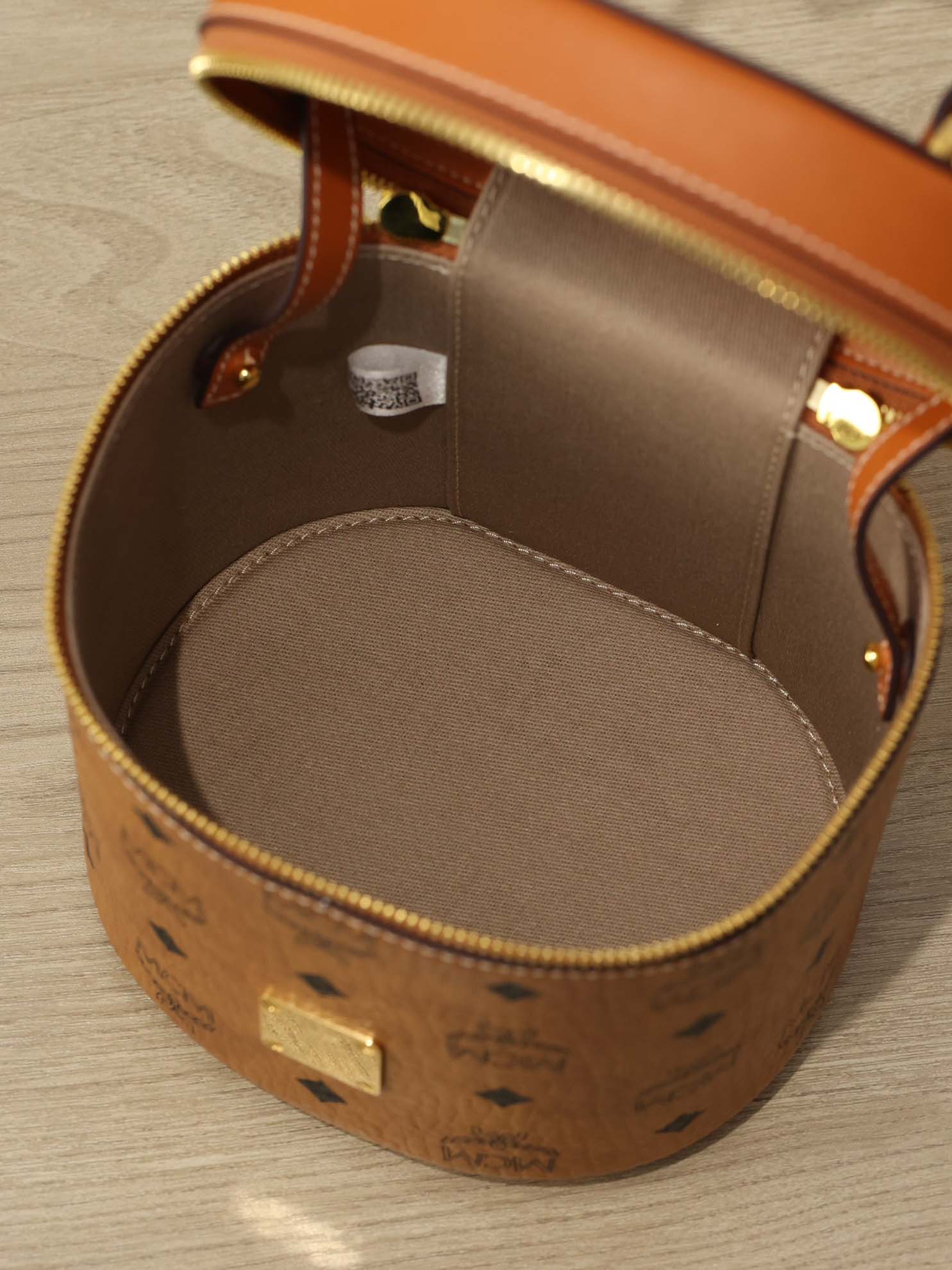 Túi MCM Cylinder Crossbody Visetos Cognac