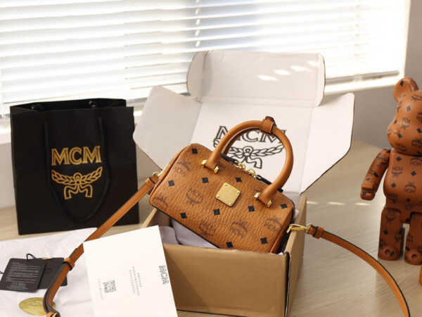 Túi MCM Essential Boston Bag Visetos Cognac