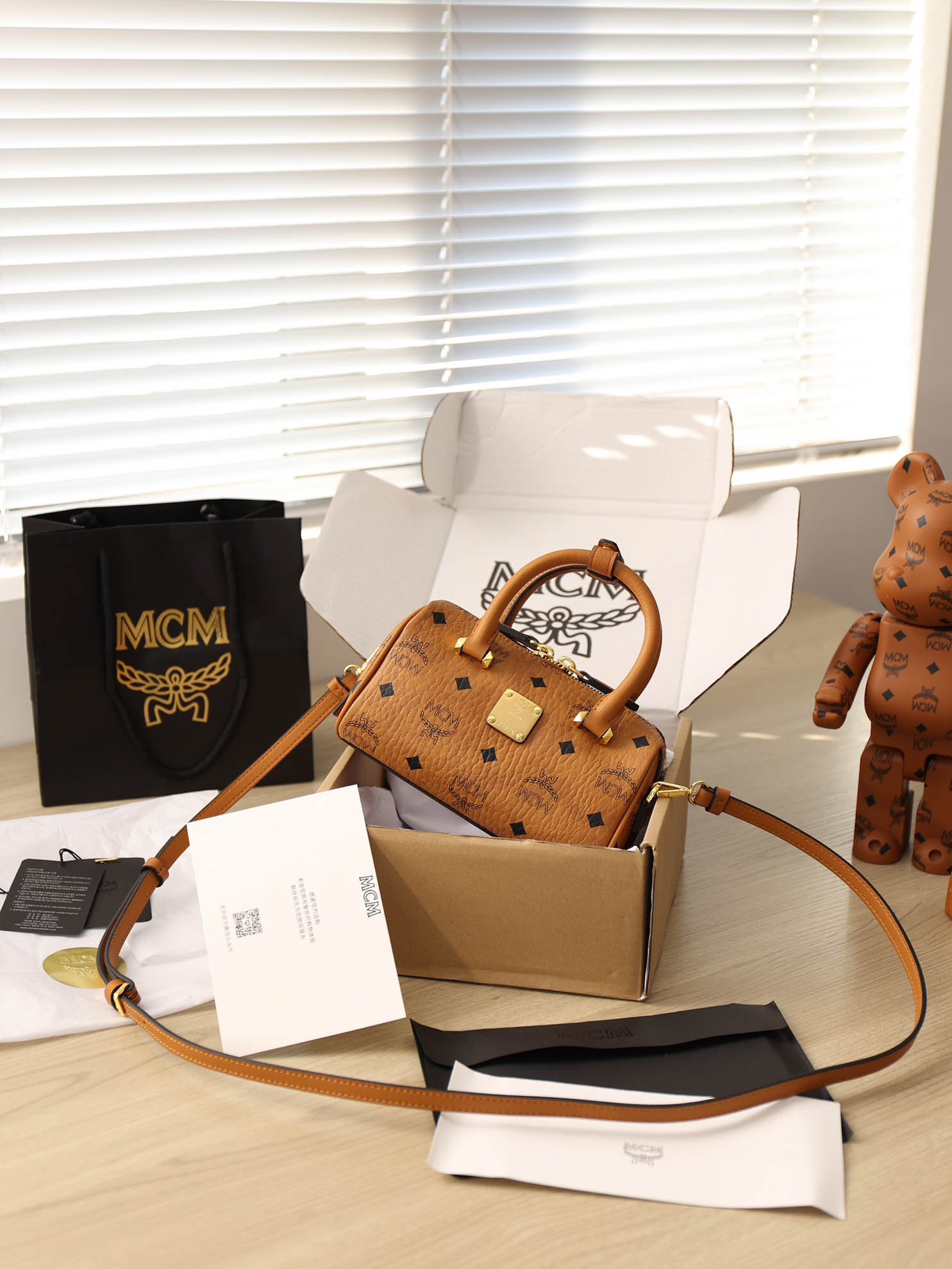 Túi MCM Essential Boston Bag Visetos Cognac