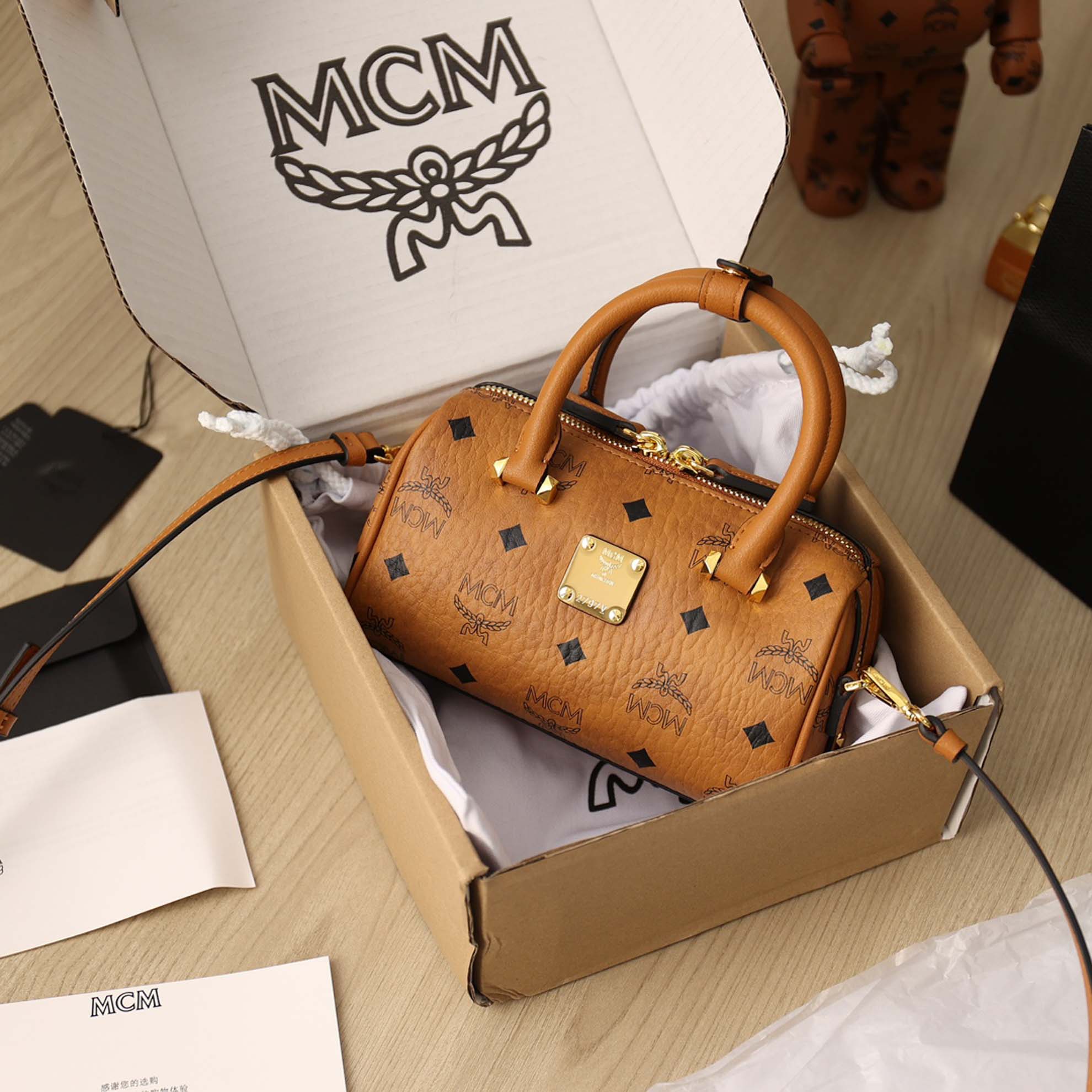 Túi MCM Essential Boston Bag Visetos Cognac