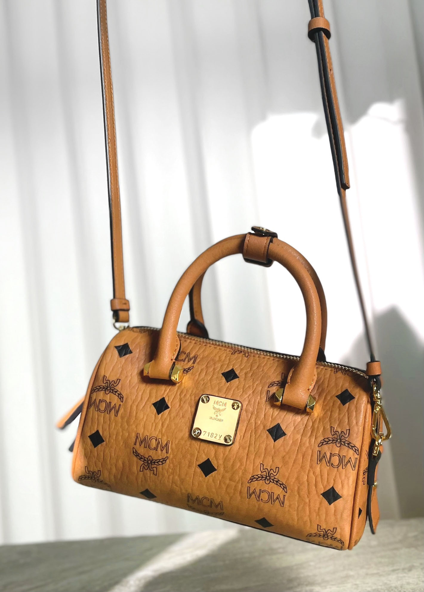 Túi MCM Essential Boston Bag Visetos Cognac