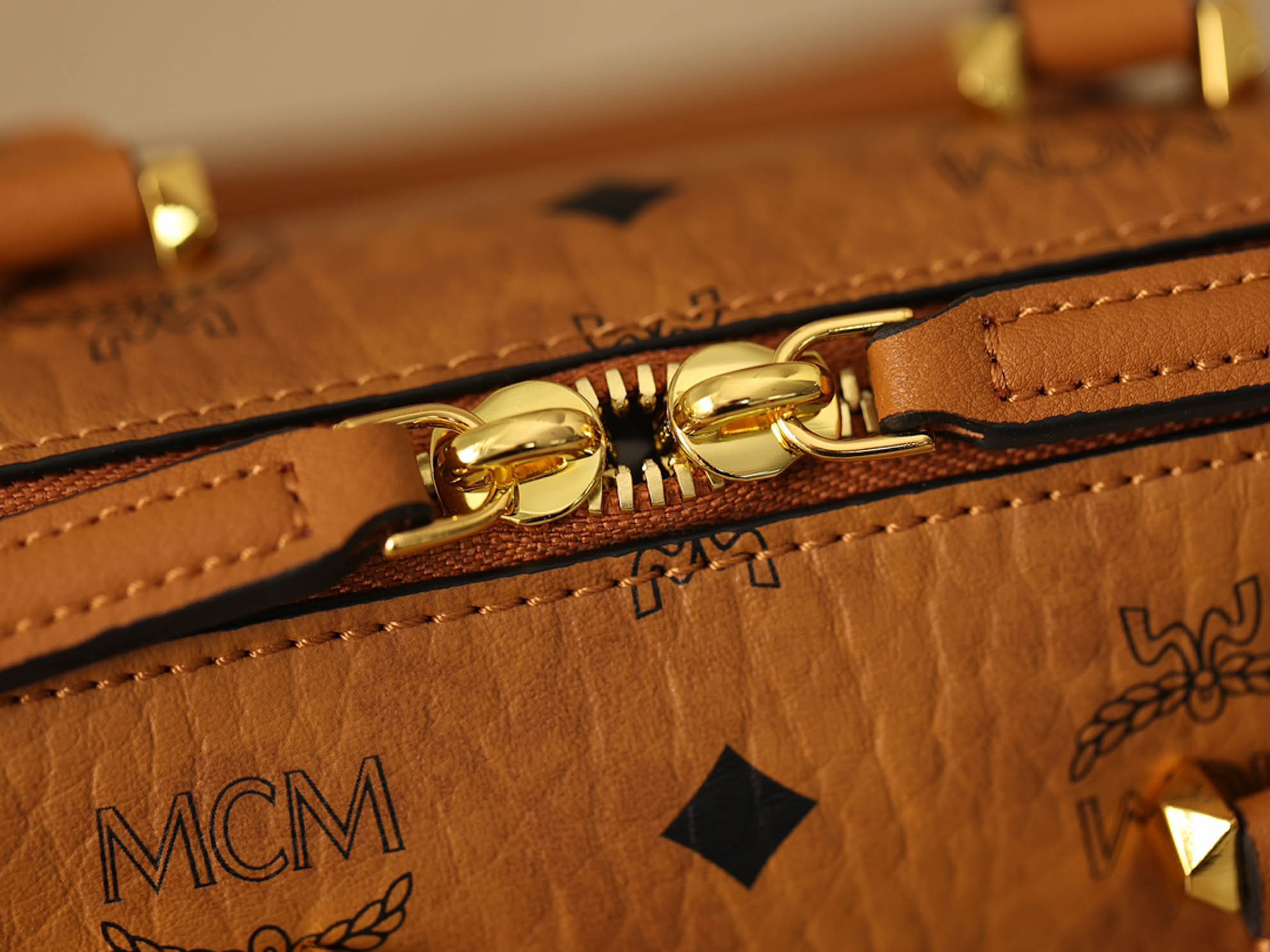 Túi MCM Essential Boston Bag Visetos Cognac