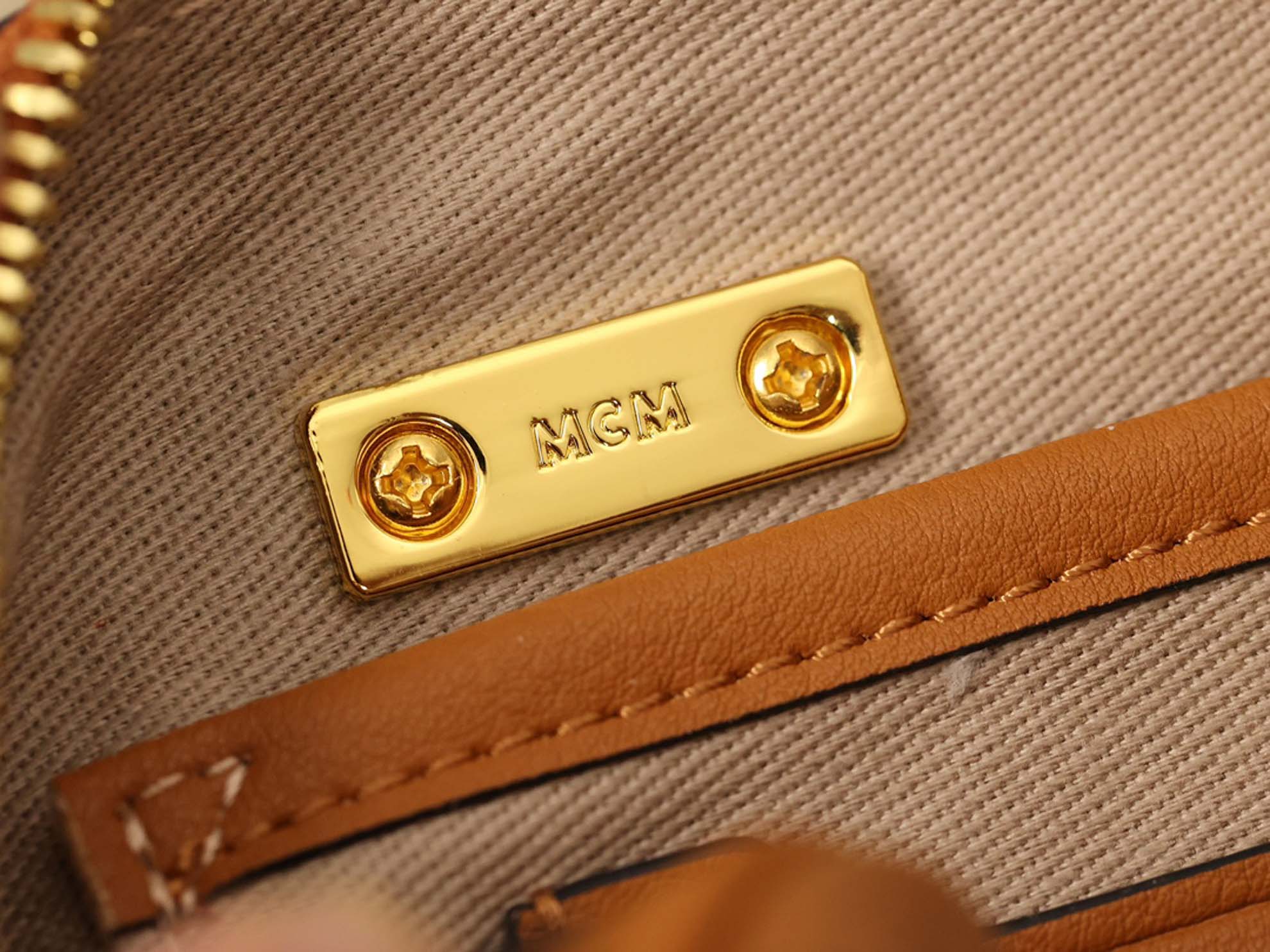 Túi MCM Essential Boston Bag Visetos Cognac