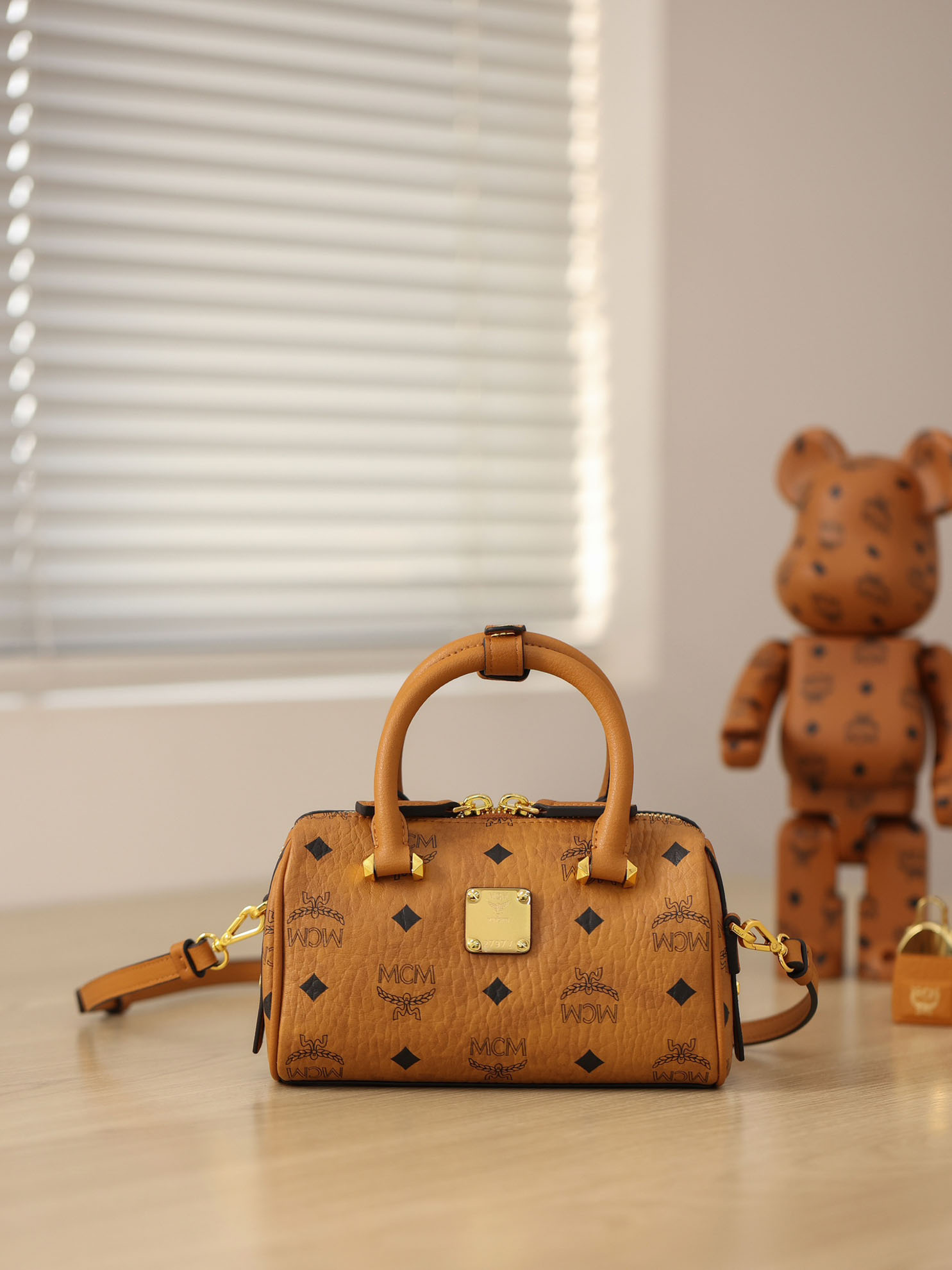 Túi MCM Essential Boston Bag Visetos Cognac