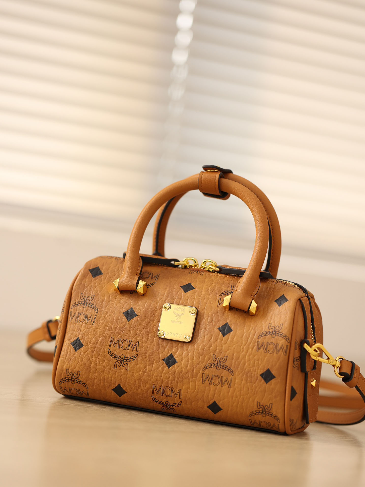 Túi MCM Essential Boston Bag Visetos Cognac