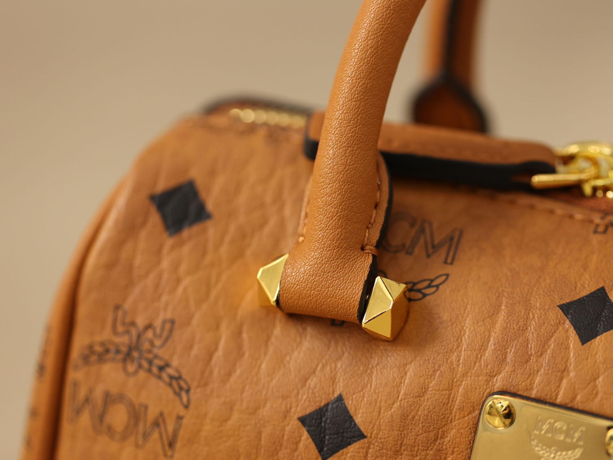 Túi MCM Essential Boston Bag Visetos Cognac