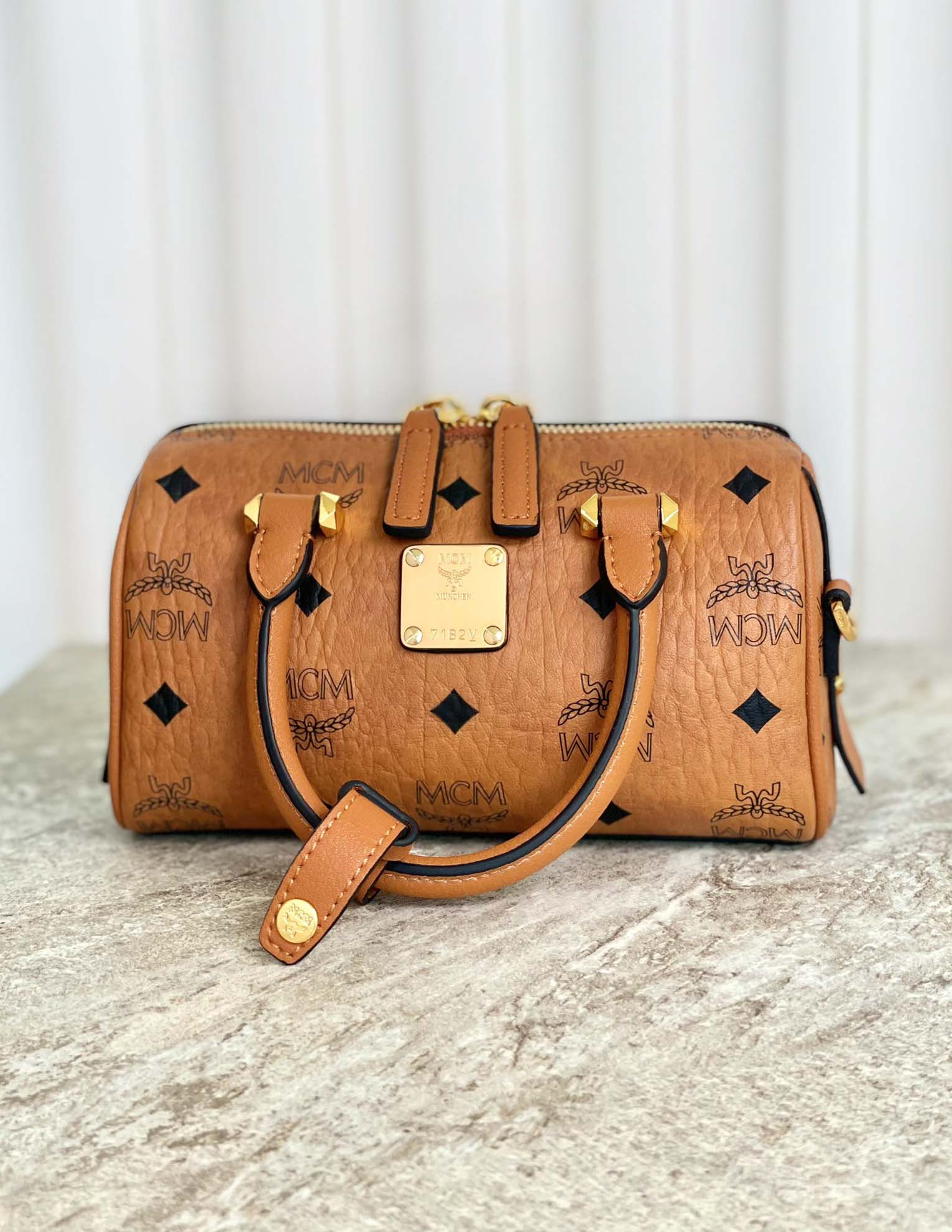 Túi MCM Essential Boston Bag Visetos Cognac