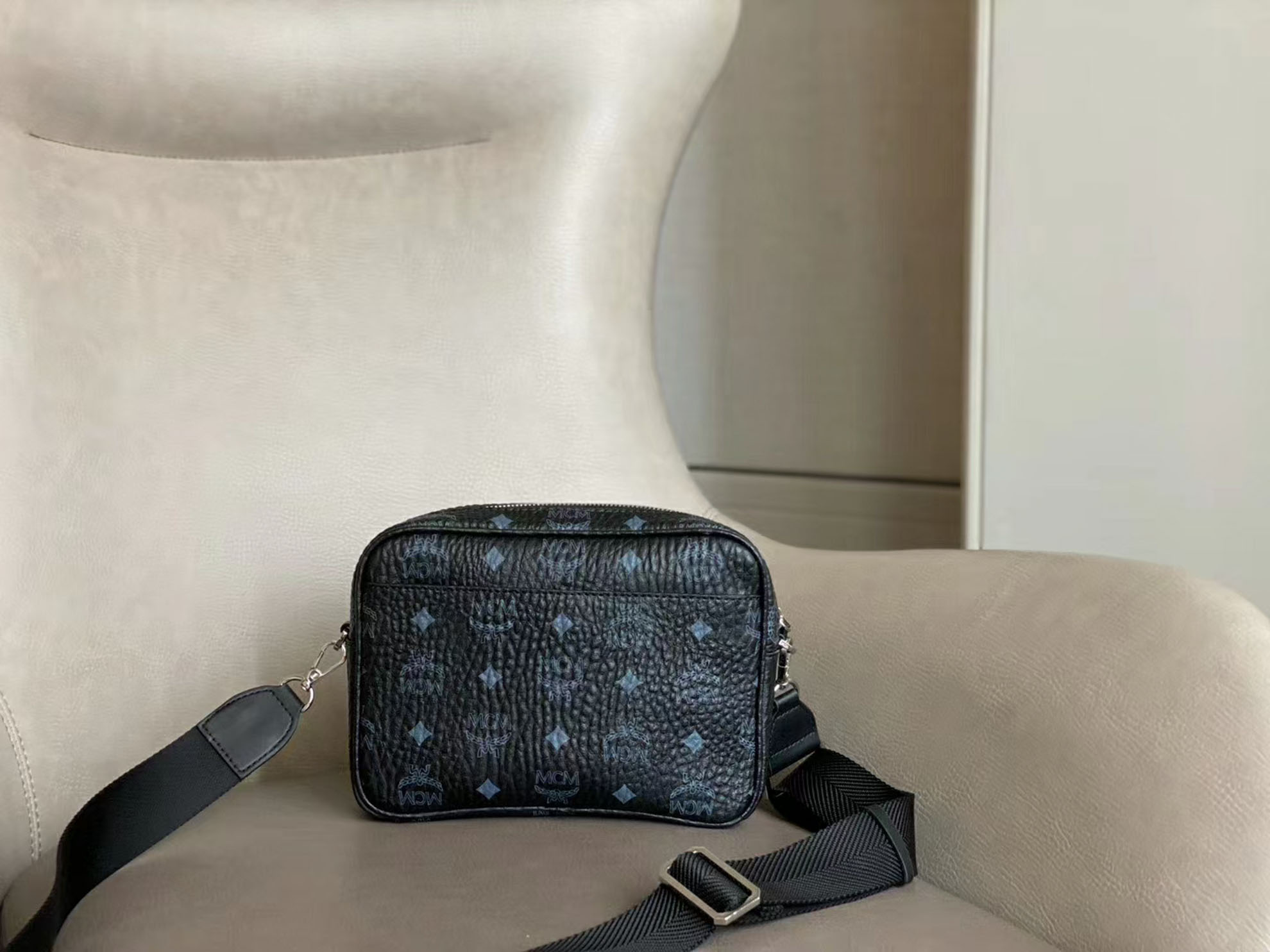 Túi MCM Klassik Crossbody in Visetos Black