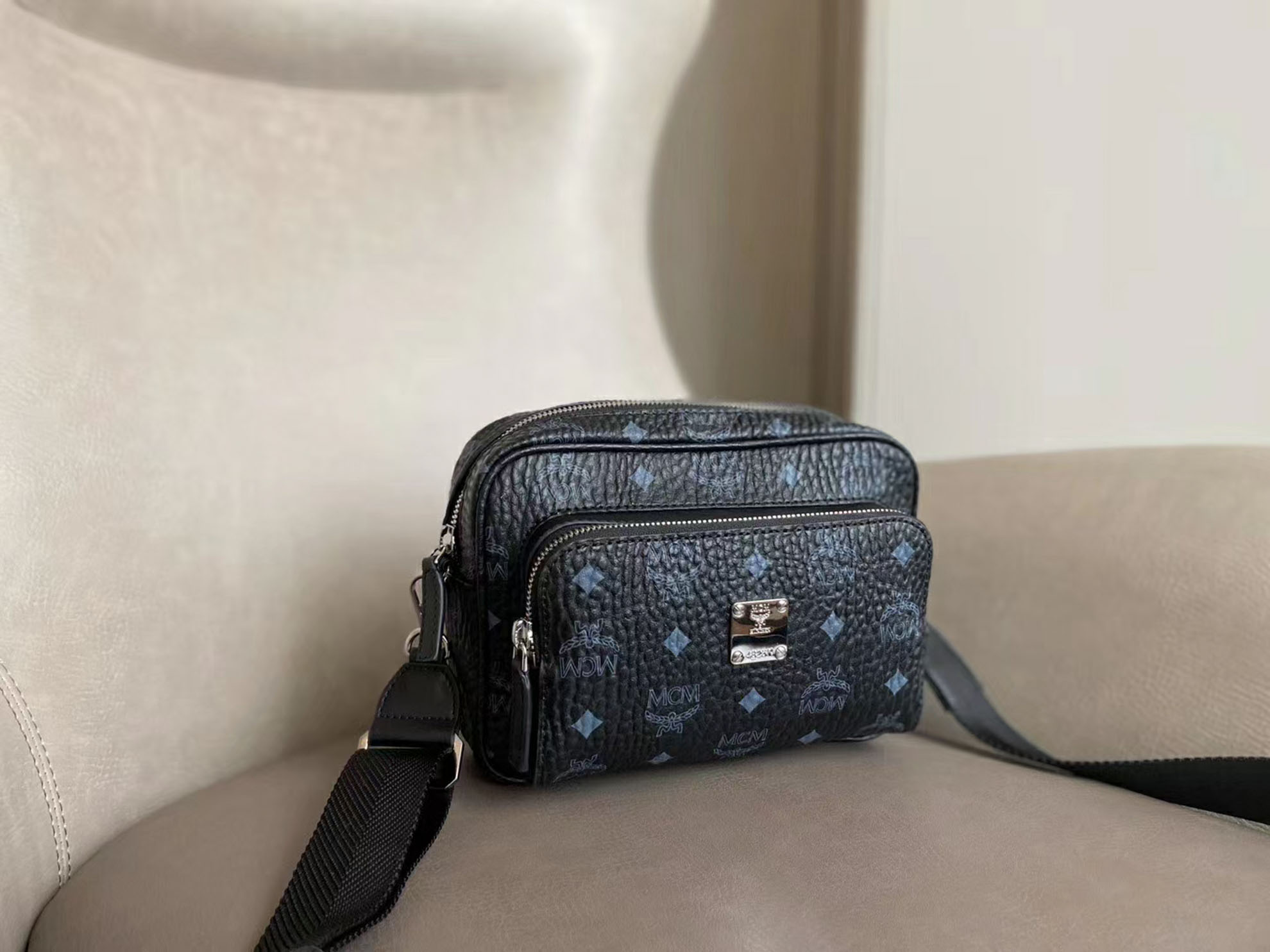 Túi MCM Klassik Crossbody in Visetos Black