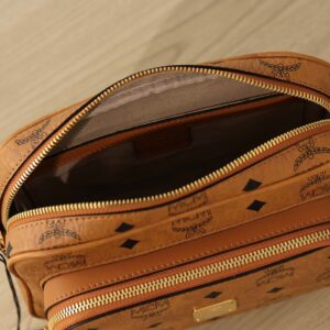 Túi MCM Klassik Crossbody in Visetos Cognac