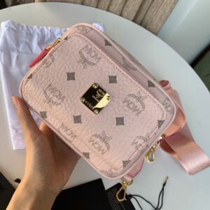 Túi MCM Klassik Crossbody in Visetos Pink