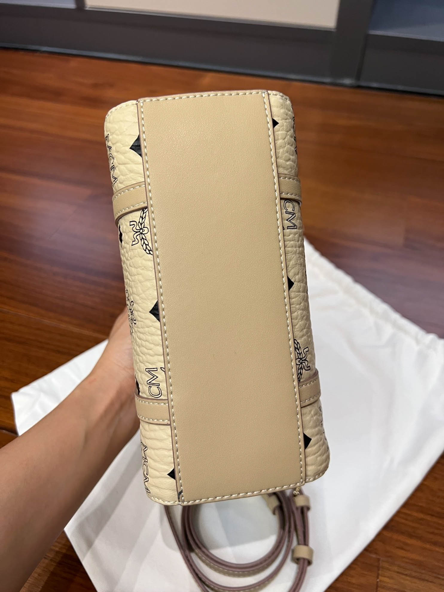 Túi MCM Mini Toni Shopper Visetos 'Beige Black'