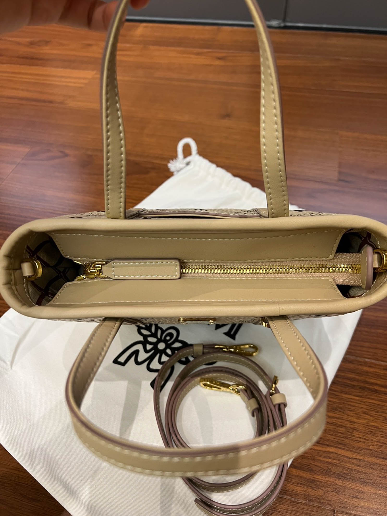 Túi MCM Mini Toni Shopper Visetos 'Beige Black'