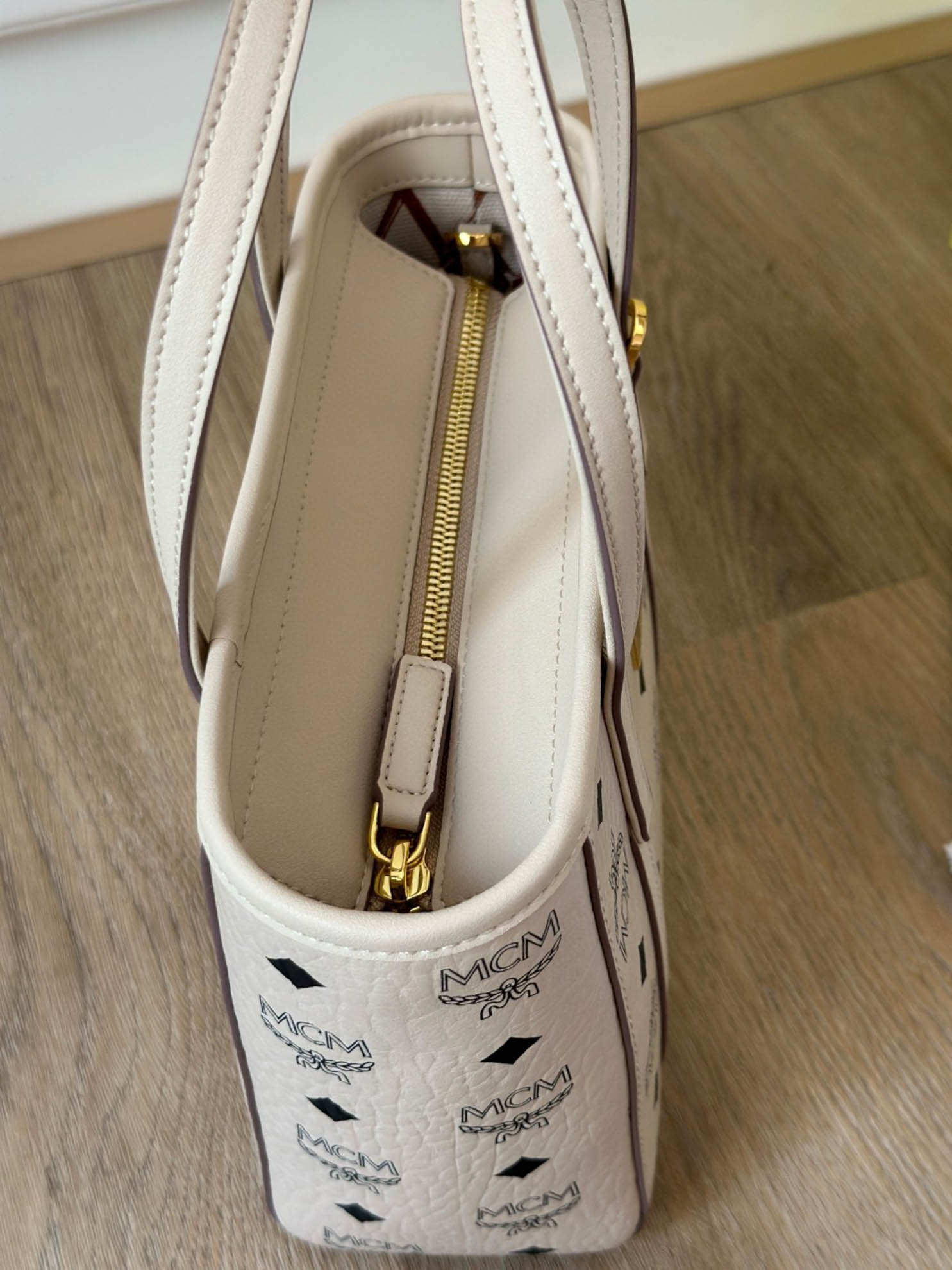 Túi MCM Mini Toni Shopper Visetos 'Beige Black'