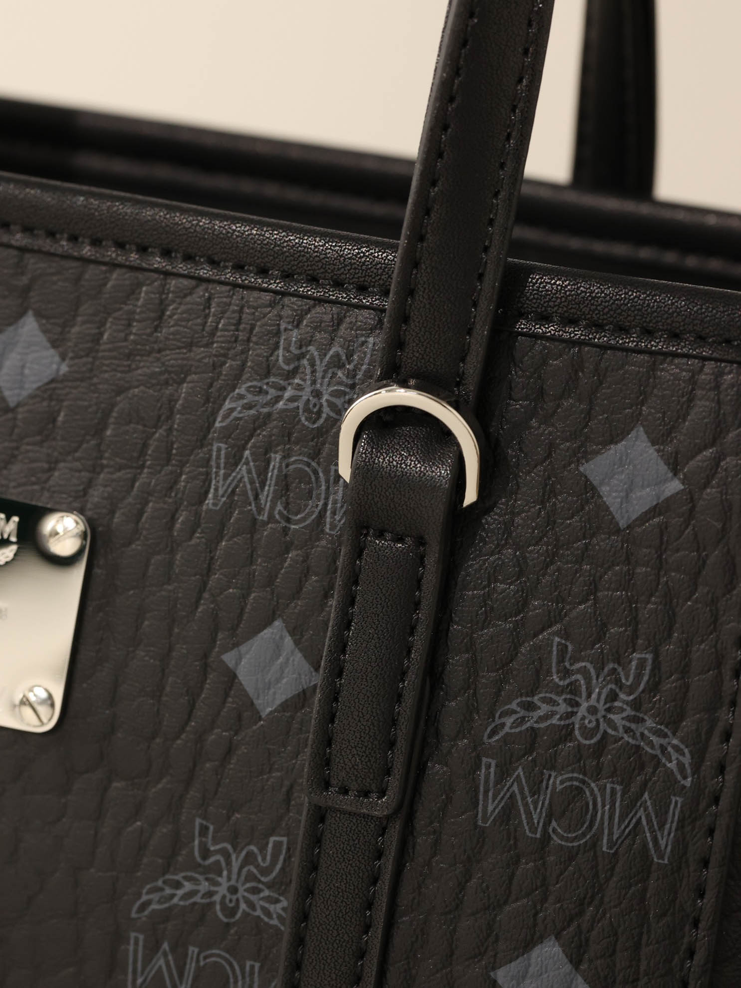 Túi MCM Mini Toni Shopper Visetos 'Black'