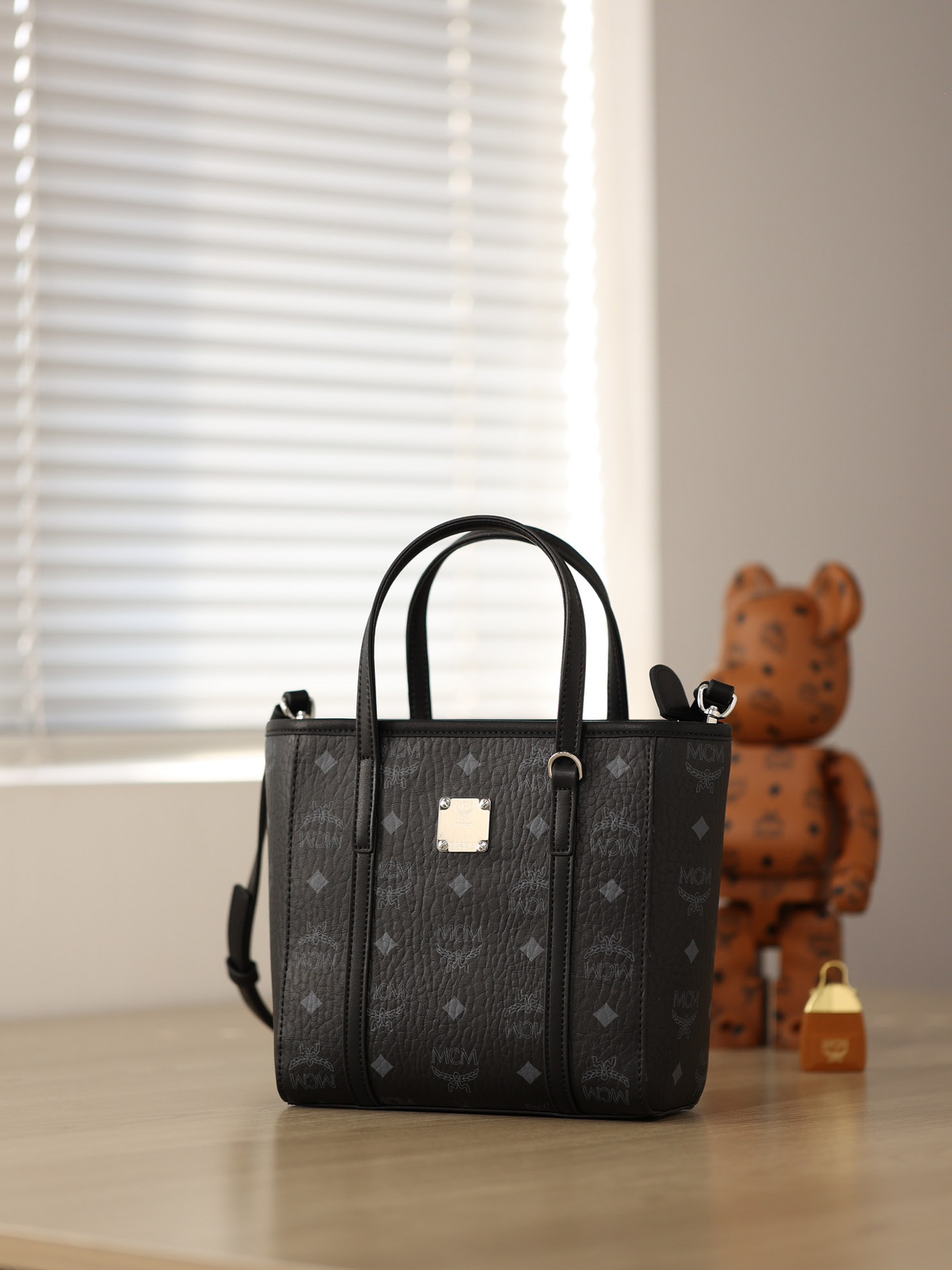 Túi MCM Mini Toni Shopper Visetos 'Black'