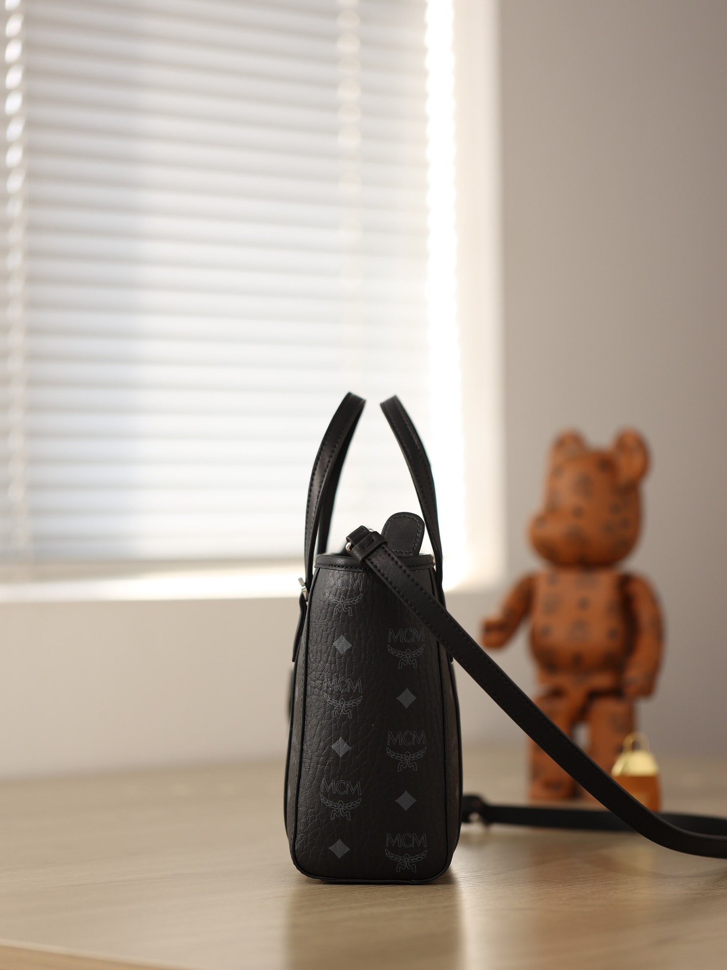 Túi MCM Mini Toni Shopper Visetos 'Black'