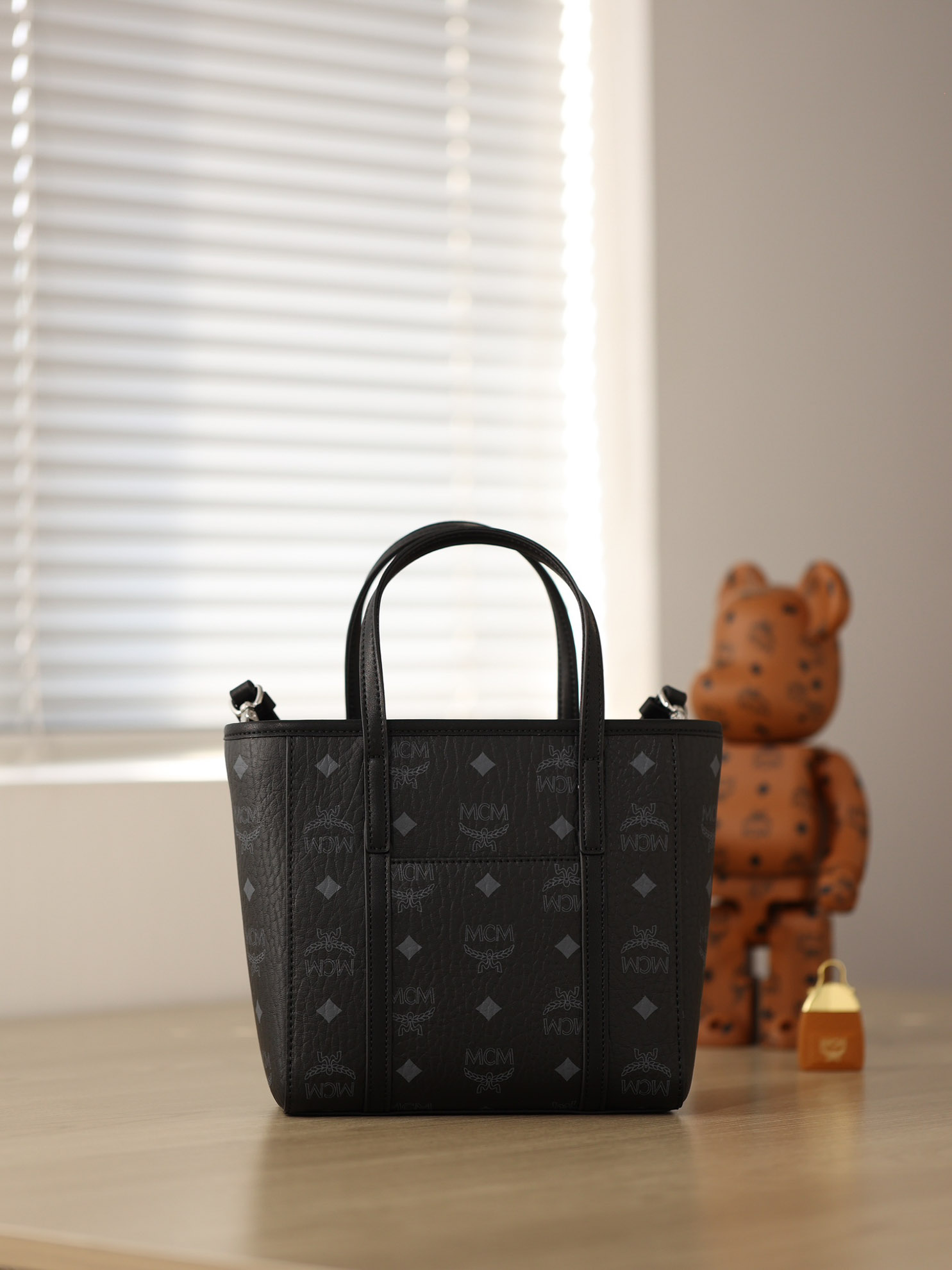 Túi MCM Mini Toni Shopper Visetos 'Black'