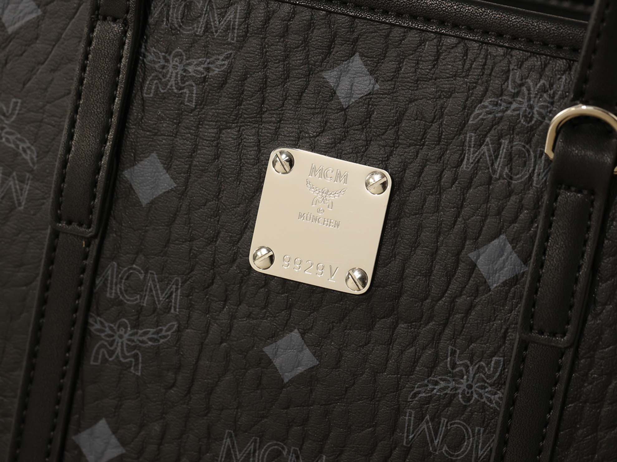 Túi MCM Mini Toni Shopper Visetos 'Black'