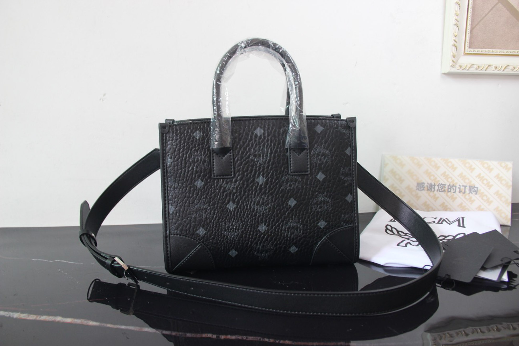 Túi MCM München Tote in Visetos ‘Black’