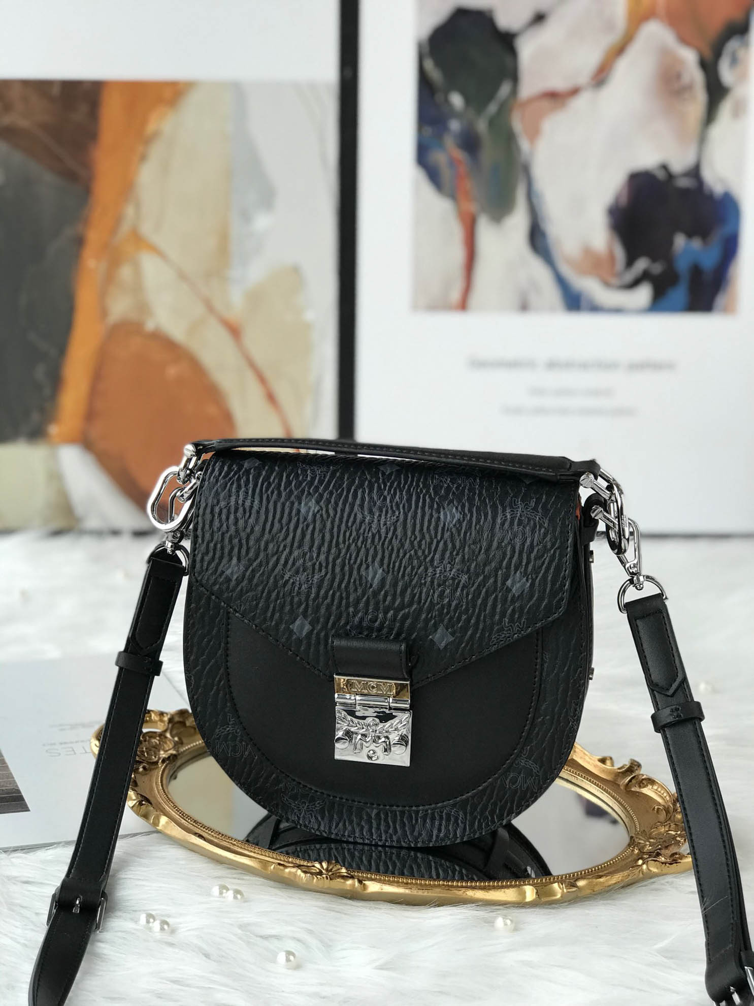 Túi MCM Patricia Round Crossbody Wallet in Visetos Black