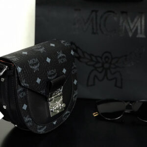 Túi MCM Patricia Round Crossbody Wallet in Visetos Black