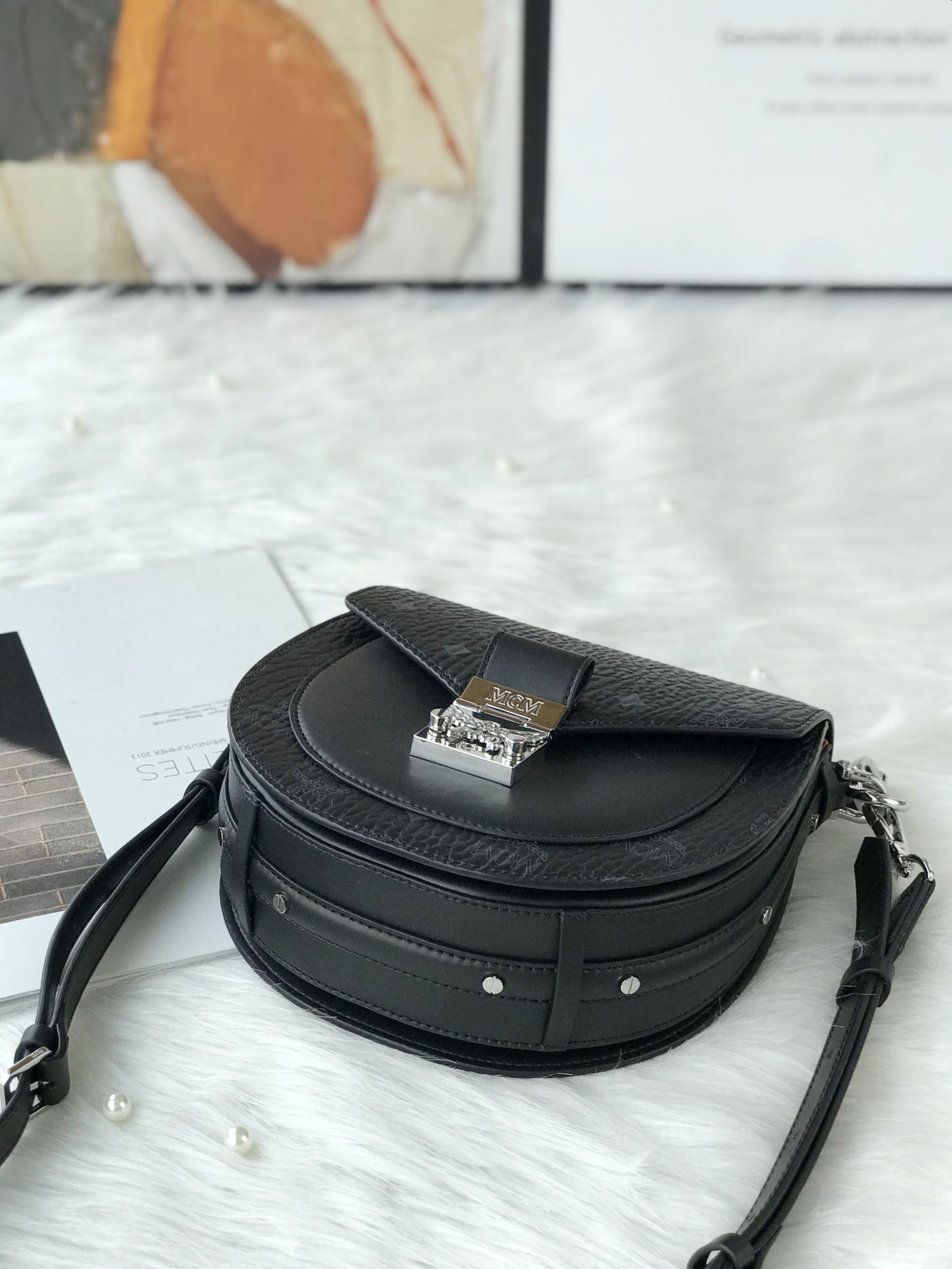 Túi MCM Patricia Round Crossbody Wallet in Visetos Black