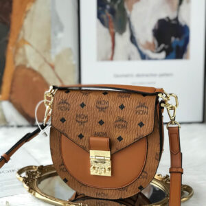 Túi MCM Patricia Round Crossbody Wallet in Visetos Cognac