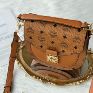 Túi MCM Patricia Round Crossbody Wallet in Visetos Cognac