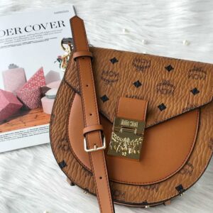 Túi MCM Patricia Round Crossbody Wallet in Visetos Cognac