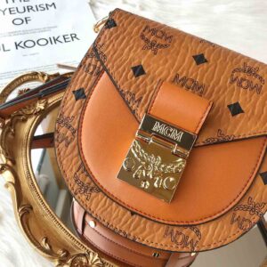 Túi MCM Patricia Round Crossbody Wallet in Visetos Cognac