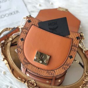 Túi MCM Patricia Round Crossbody Wallet in Visetos Cognac