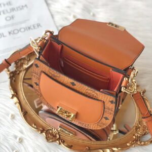 Túi MCM Patricia Round Crossbody Wallet in Visetos Cognac