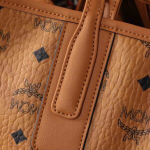 Túi MCM Reversible Liz Shopper in Visetos Cognac