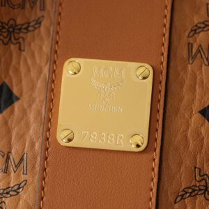 Túi MCM Reversible Liz Shopper in Visetos Cognac