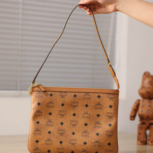 Túi MCM Reversible Liz Shopper in Visetos Cognac