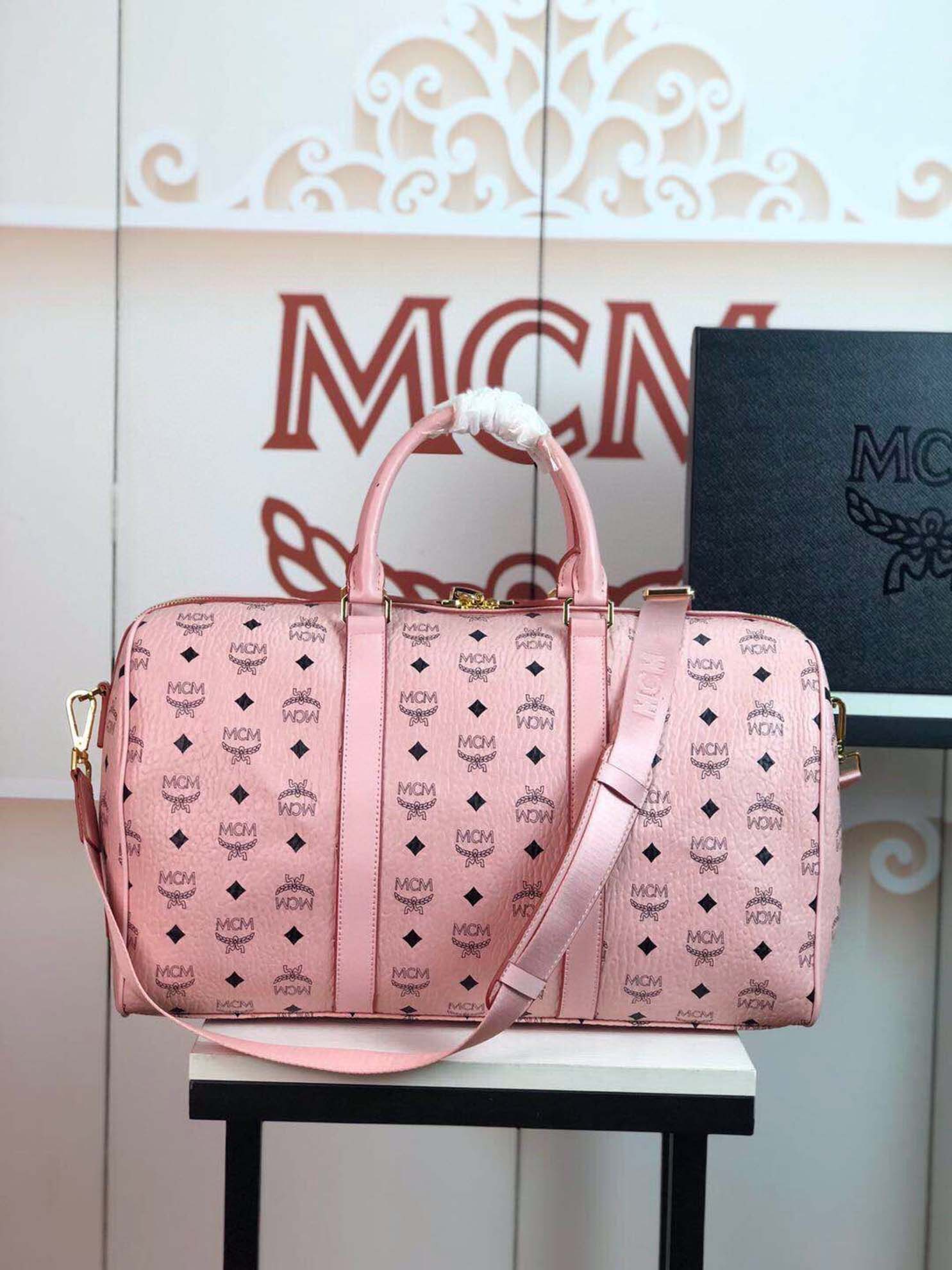 Túi MCM Traveler Weekender Bag in Visetos Pink