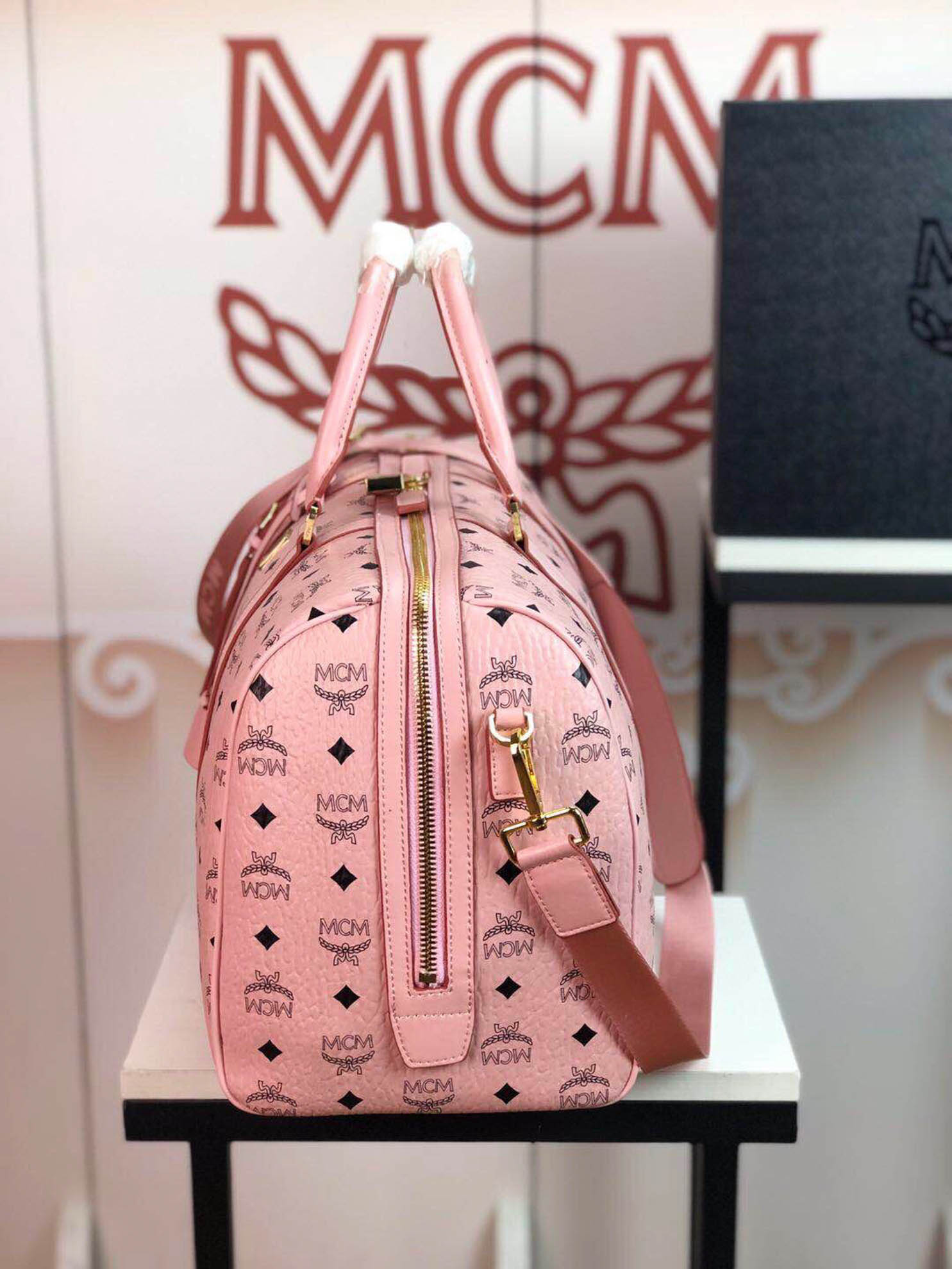 Túi MCM Traveler Weekender Bag in Visetos Pink