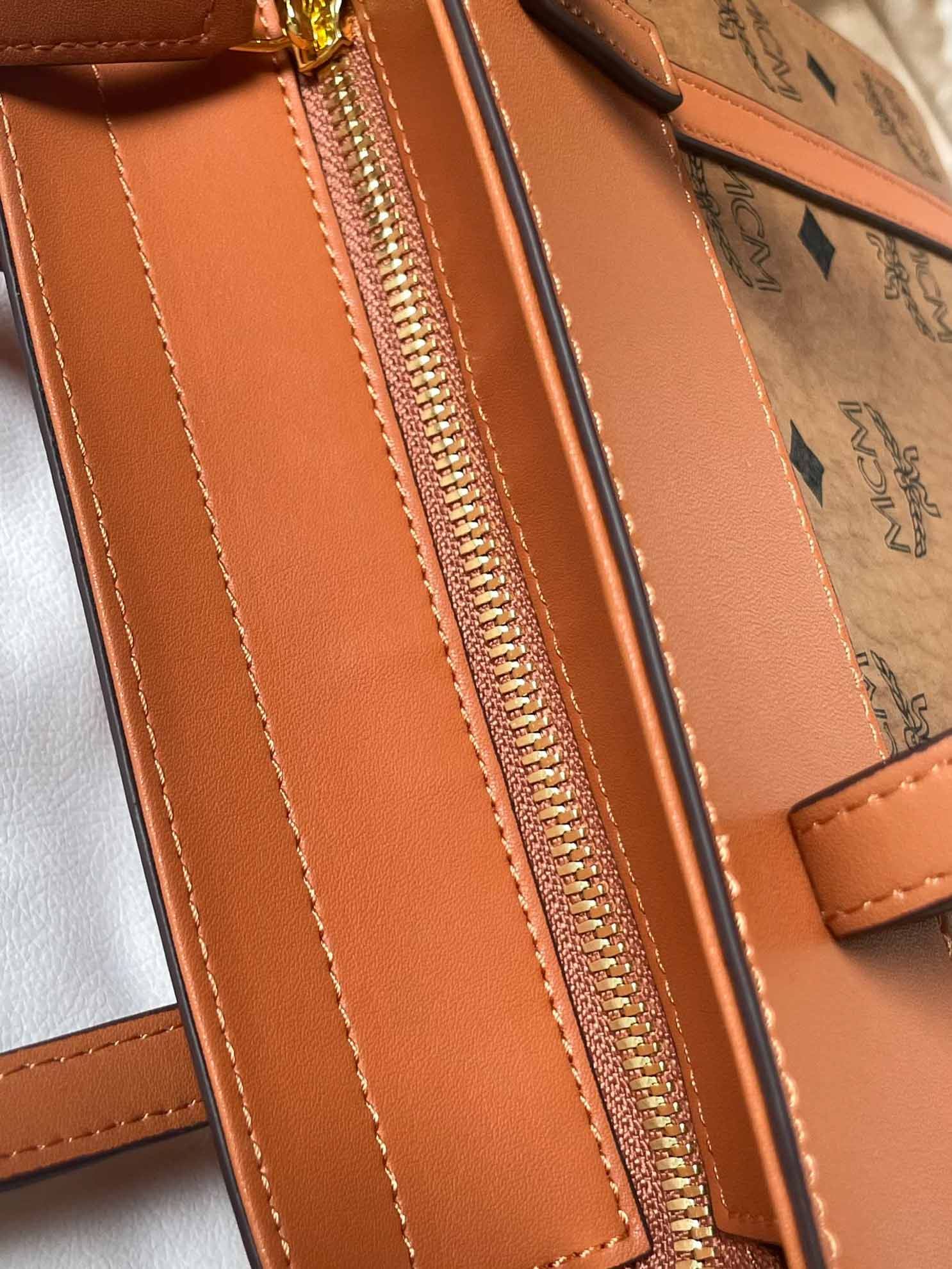 TÚI MCM Visetos Mini Aren Shopper Tote Cognac