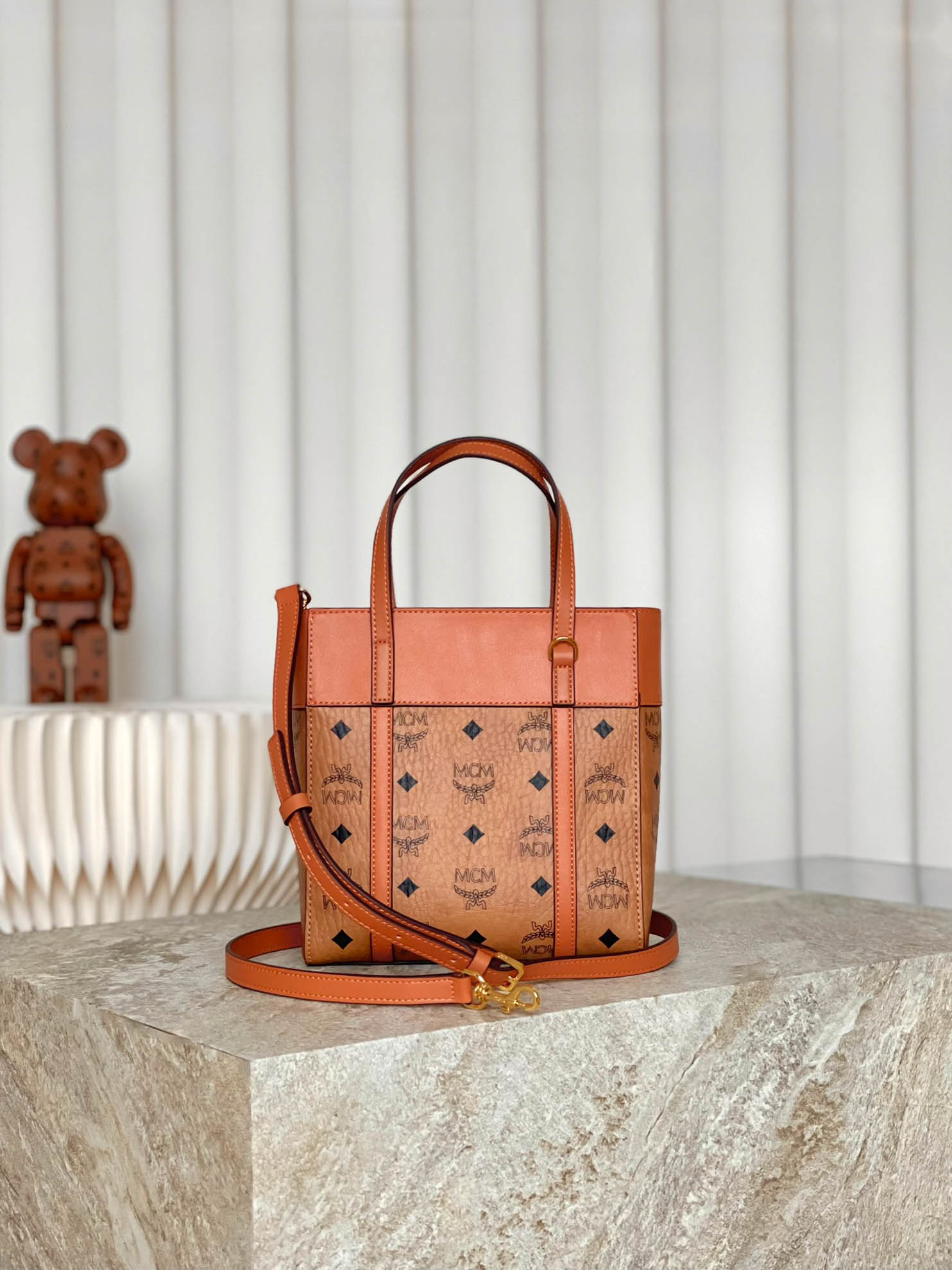 TÚI MCM Visetos Mini Aren Shopper Tote Cognac