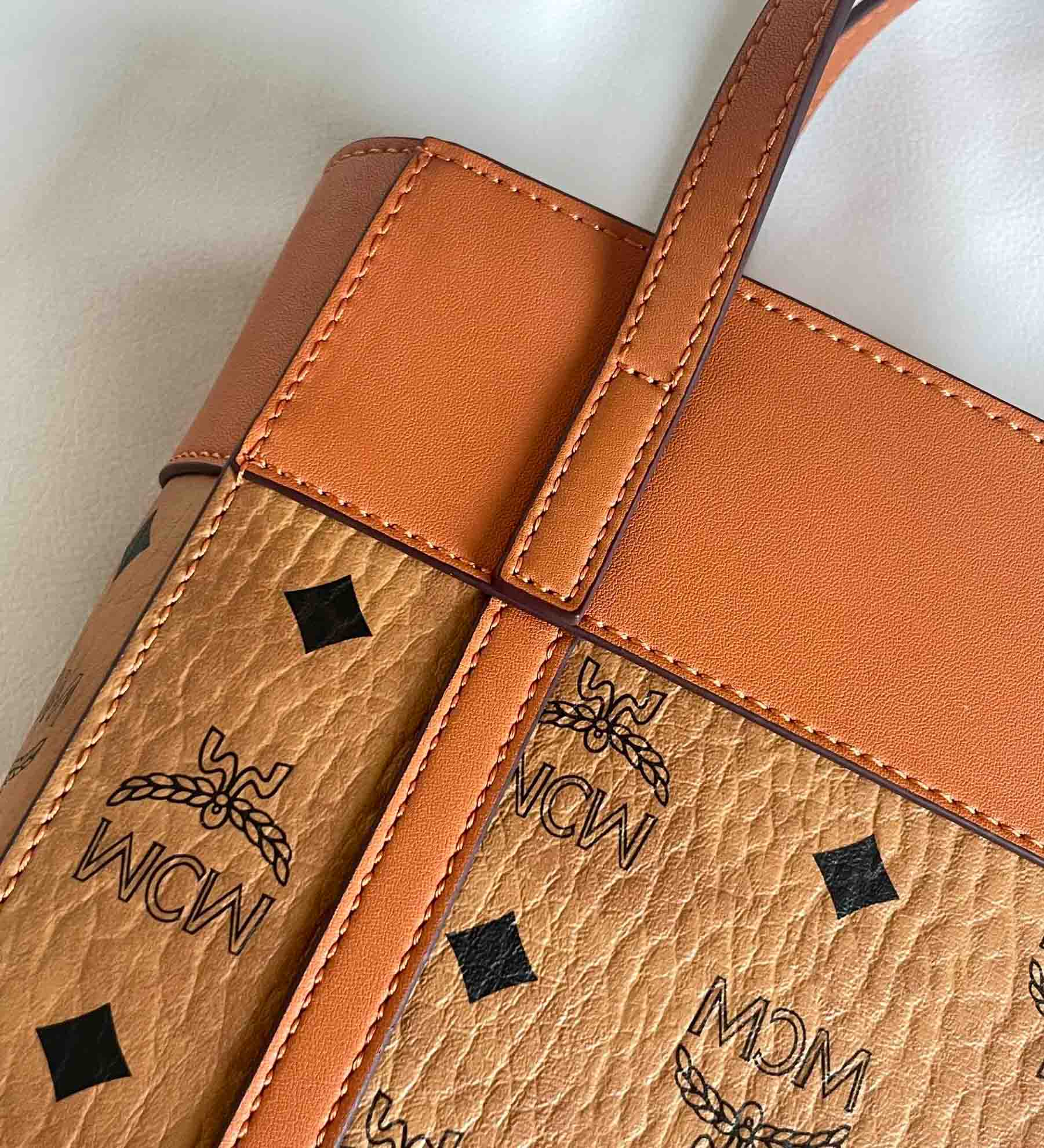 TÚI MCM Visetos Mini Aren Shopper Tote Cognac