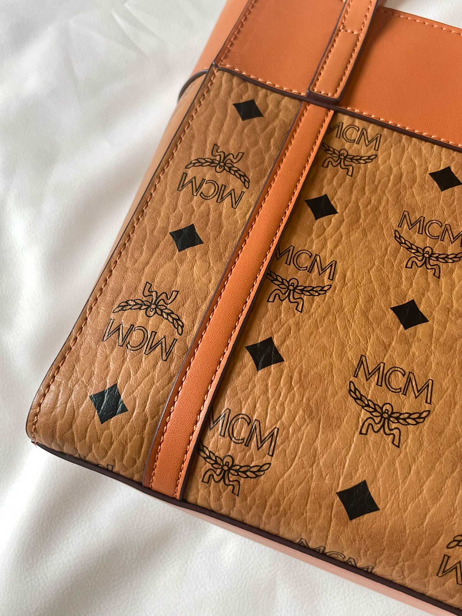 TÚI MCM Visetos Mini Aren Shopper Tote Cognac